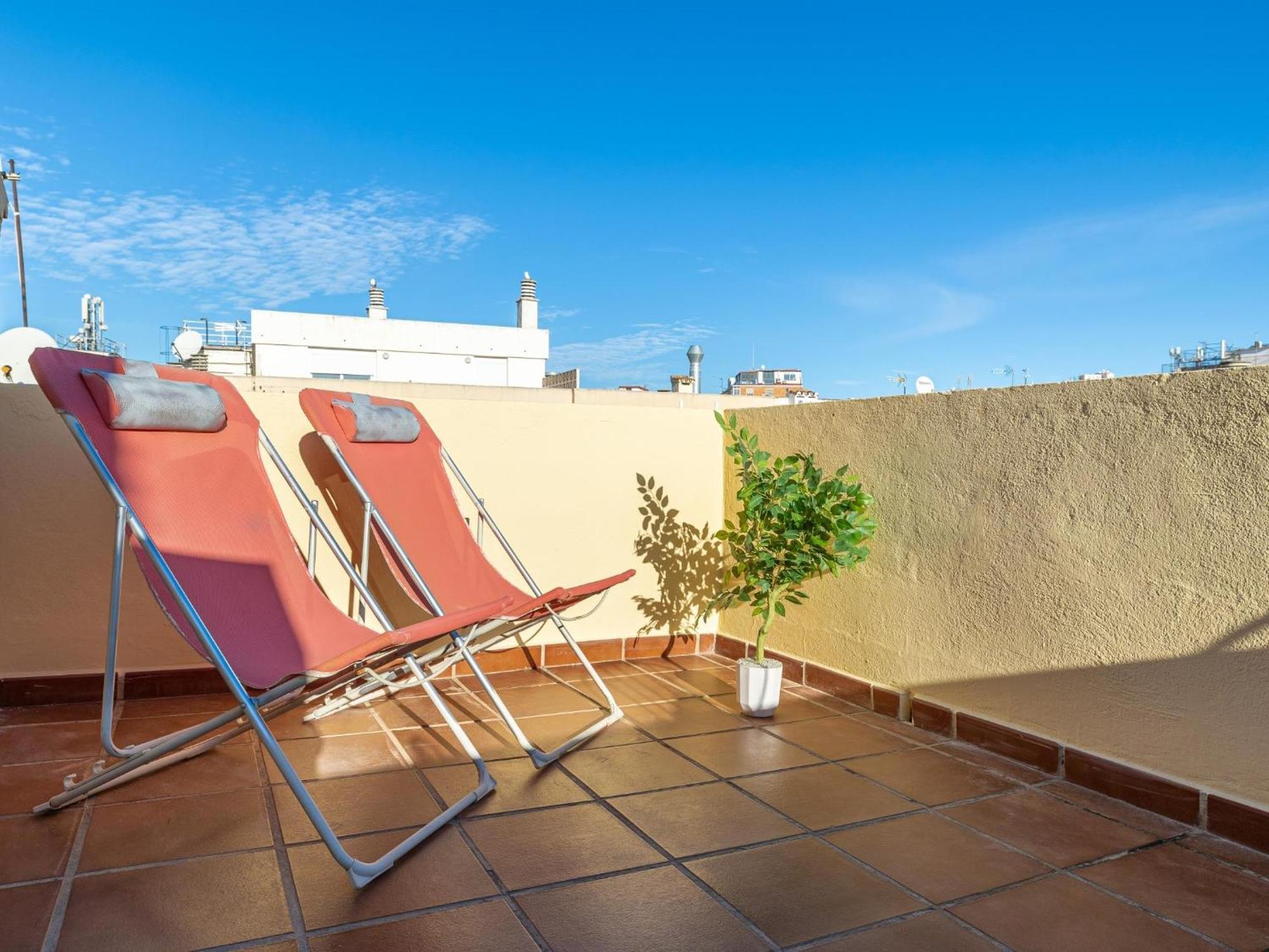 H2M Lazcano With Sunny Terrace In Old Town Malaga Zewnętrze zdjęcie
